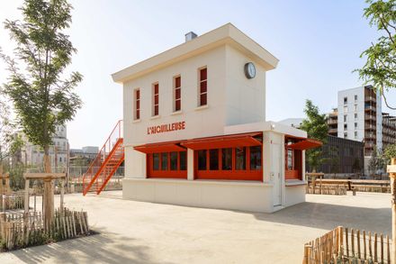 L'aiguilleuse - Renovation Of A Former Railway Signal Box Into A Kiosk-bar