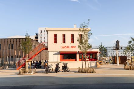 L'aiguilleuse - Renovation Of A Former Railway Signal Box Into A Kiosk-bar