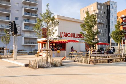 L'aiguilleuse - Renovation Of A Former Railway Signal Box Into A Kiosk-bar
