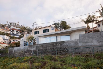 Loungueira House