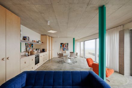 Loungueira House