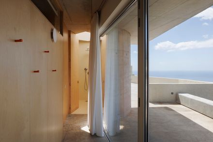 Loungueira House