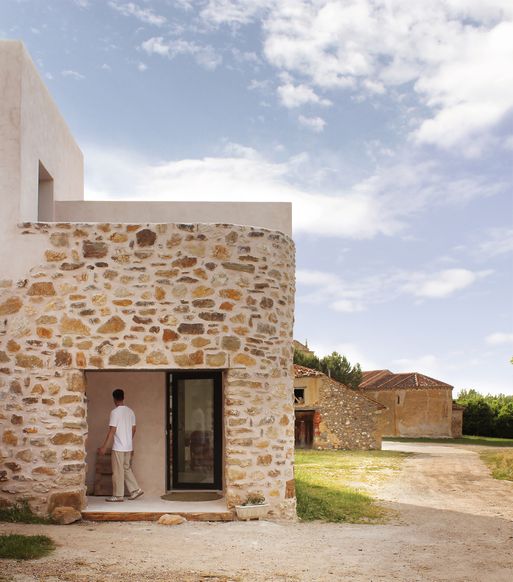 Emptied House – Seasonal Refuge In Soto De Sepúlveda, Segovia