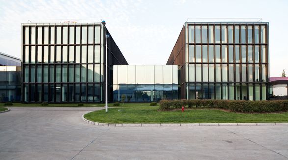 Shanghai Roche Master Plan & Office Building