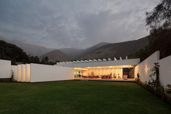 Los Cóndores House