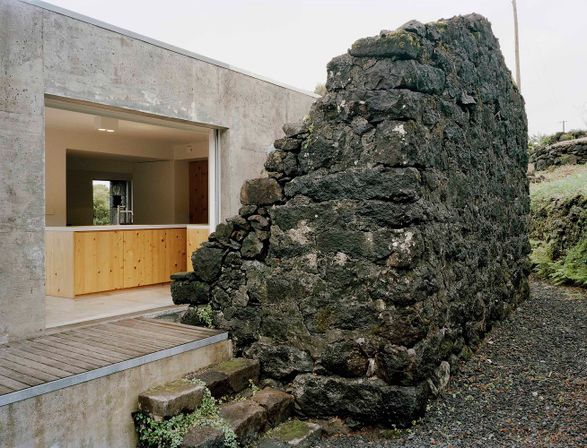 E_C House