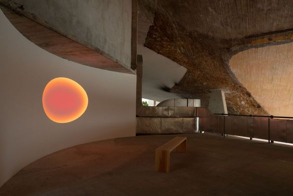 Lago Algo Cultural Center
