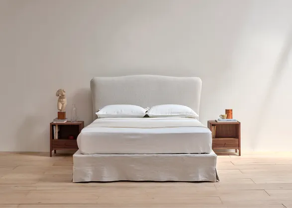 Pinch Moreau Pleated Bed