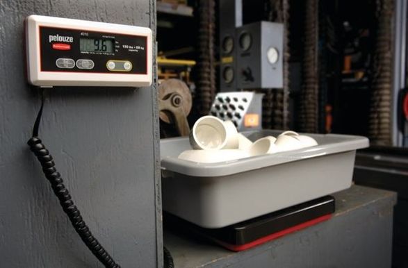 Rubbermaid Commercial Digital Receiving Standard Scale