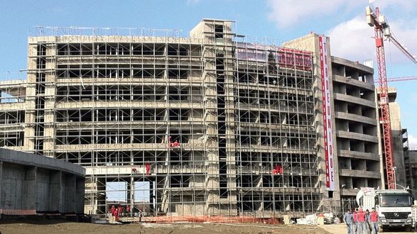 Condor Scaffolding system with pins