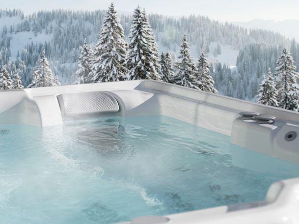 HotSpring Jetsetter™ Bathtub
