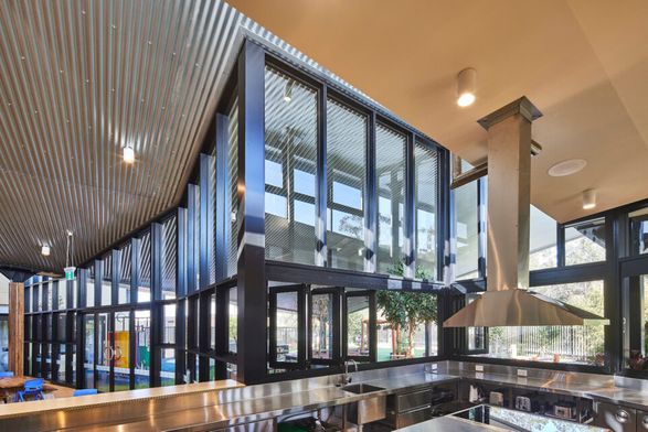 Capral Ags Commercial 601 Narrowline Offset Single Glazed (150mm) Windows