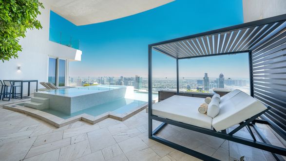 Gandia Blasco Elevated Daybed Fixed Slats