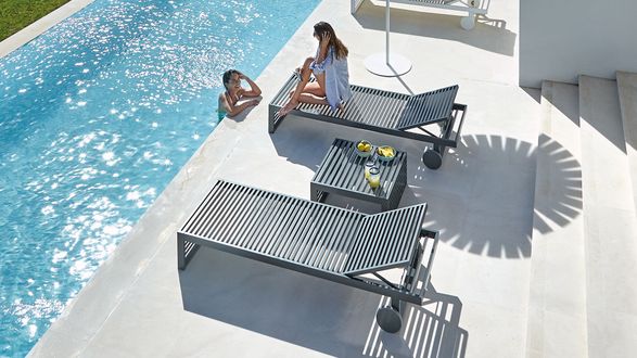Gandiablasco DNA Chaise Lounge