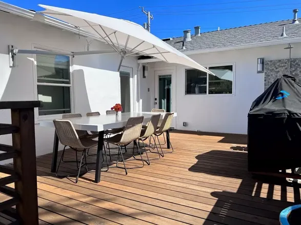 Umbros Paraflex wall mounted umbrella round 3 m with grey canopy and neo arm 2 m alu Parasols