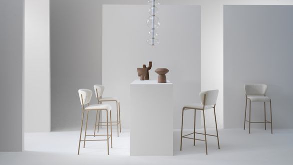 Julia Italia Giglio Stool