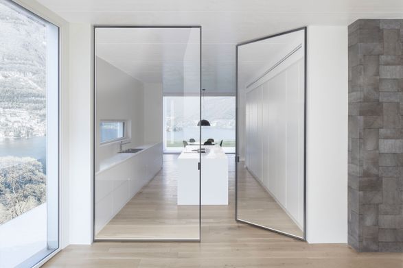 Viva Como Pivot Door