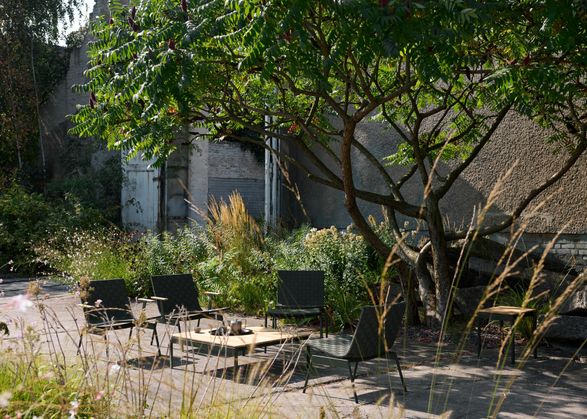 &Tradtion Ville AV44 Anderssen & Voll Outdoor Lounge Chair