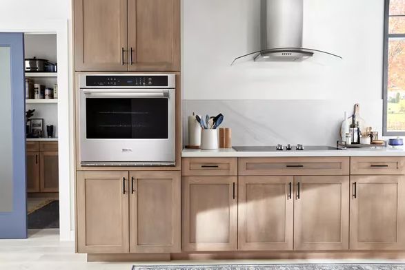 Maytag 27-inch Single Wall Oven with Air Fry and Basket - 4.3 cu. ft.