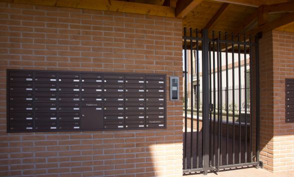 Ravasi Mod. EURO37 – Mod. EURO26 Outdoor Mailbox