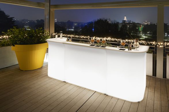 Slide Break Corner Bar Counter