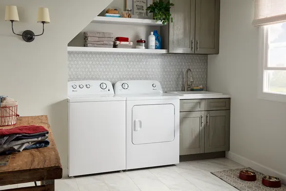 Amana  Large Capacity Top Load Washer with High-Efficiency Agitator Dryers