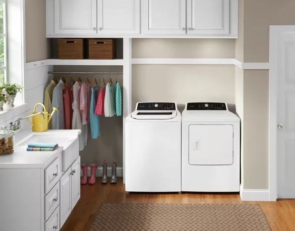 Frigidaire 6.7 Cu. Ft. Free Standing Gas Dryer