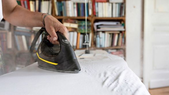 Karcher Steam Ironing Station SI 4 Easyfix Iron