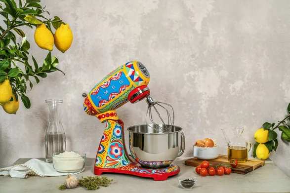Smeg Stand Mixer SMF03DGEU