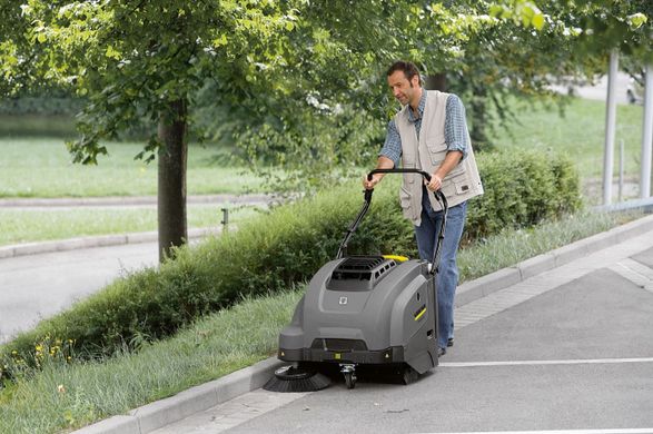 Kaercher Km 75/40 W G Vacuum Sweeper