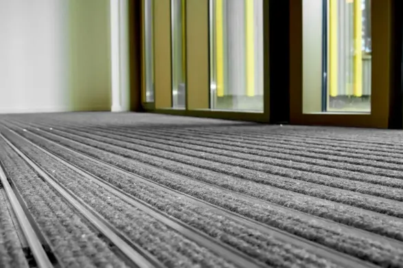 Emco Emco Diplomat Original Large With Ribbed Carpet Insert And Scraper Bar