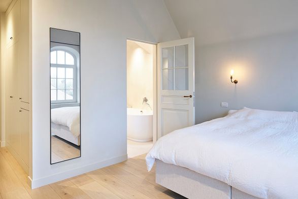 deknudtmirrors lucka black hall Mirror