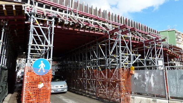 Condor Multicom Shoring Towers