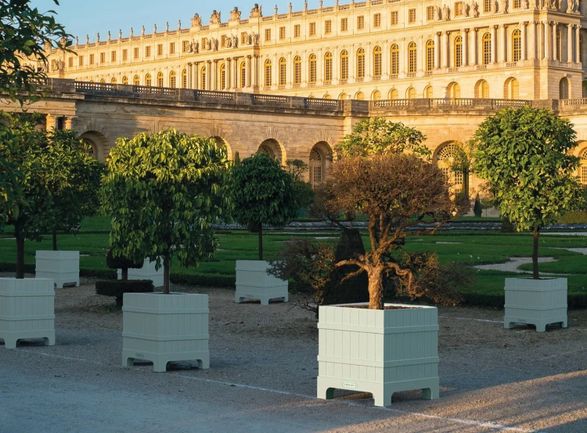 Serralunga Versailles Planter