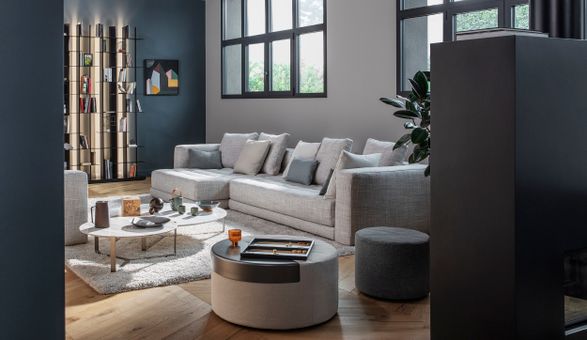 Flou Moon Pouf
