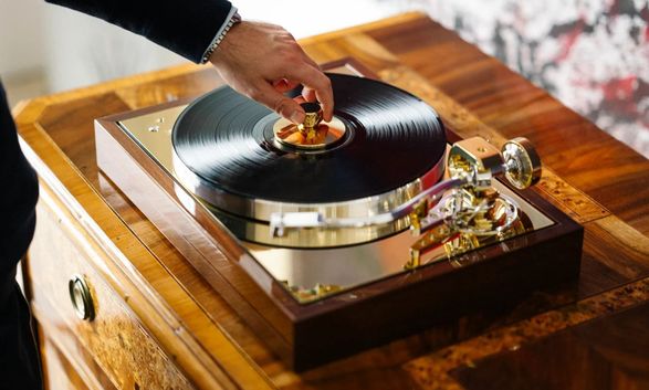 Pro-Ject The Classic Reference Vinyl Playe