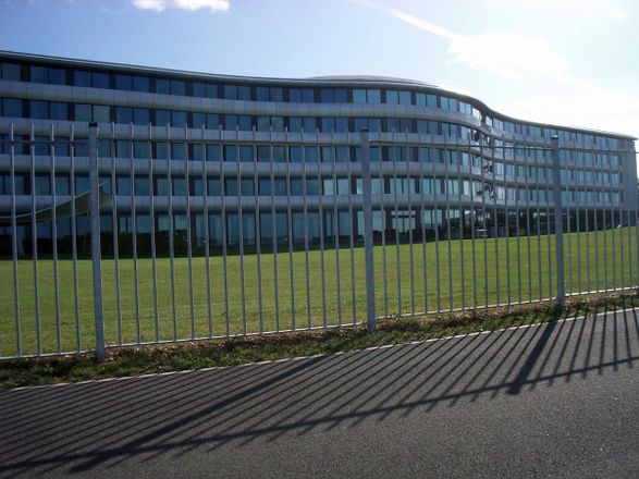 Zaun Vertical Bar Railings