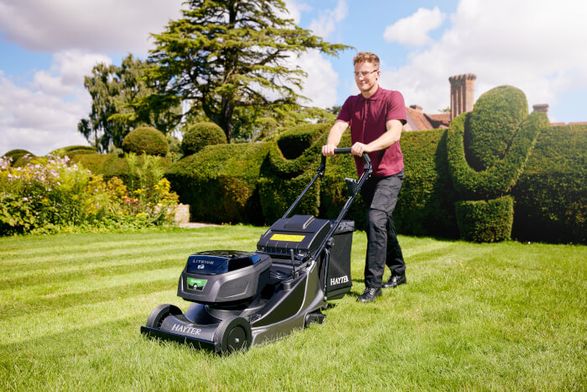 Hayter Harrier® 48 Pro 60v Battery Lawnmower