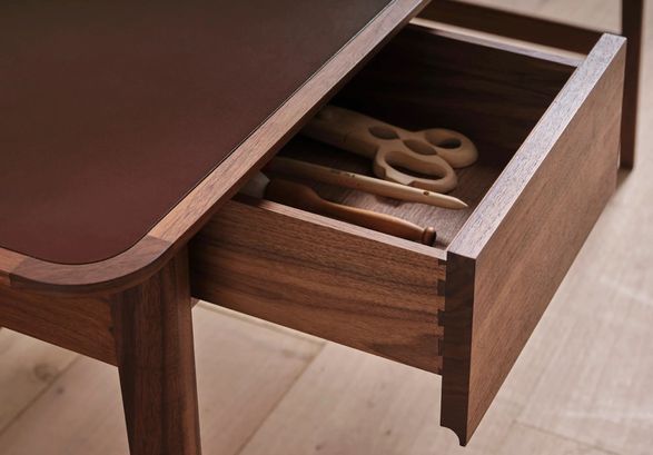 Pinch Menton Inlaid Leather Desk