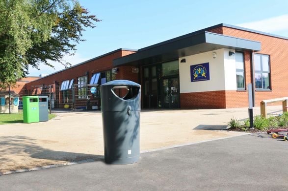 langley design Pewsham Litter Bin PLC400