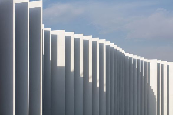 Encounter a beam of light in design- Portugal SERIP Lighting Exhibition Hall