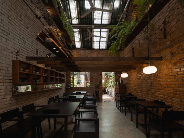 O Plant-based Ton That Dam Cafe Restaurant