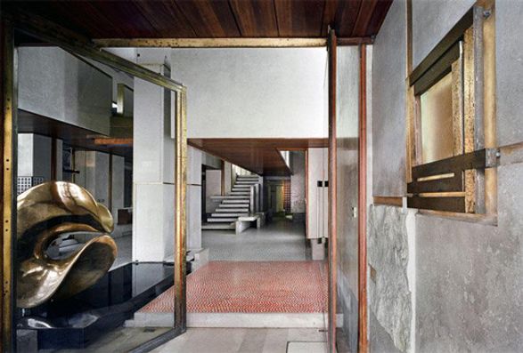 AD Classics: Olivetti Showroom