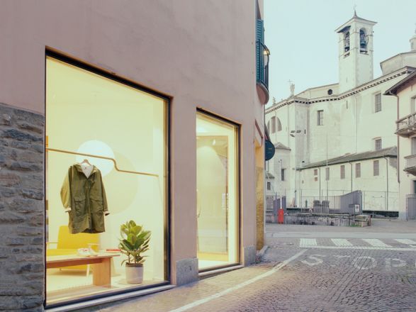 Diciassette Clothing Store
