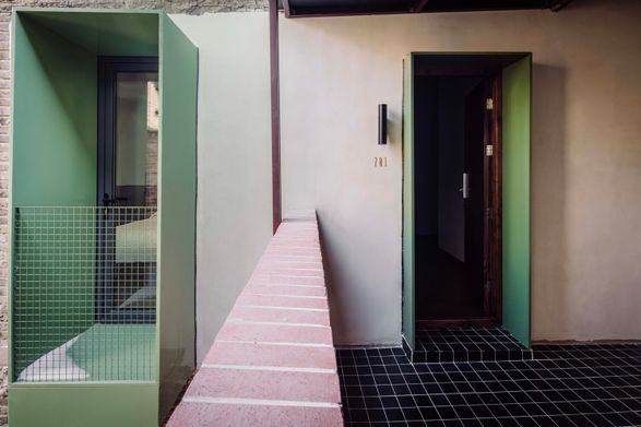 Jiuguo Courtyard Inn