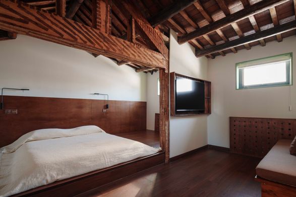 Jiuguo Courtyard Inn