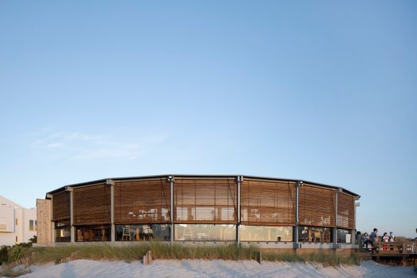 Sétimo Ano De Praia Beach Support Facility