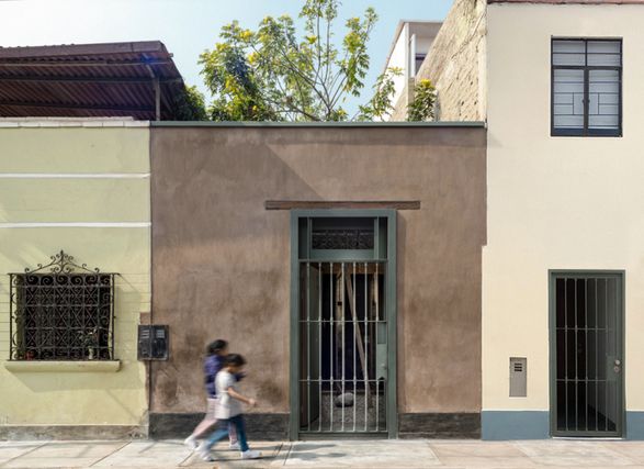 Inhabited Work in Huayruro