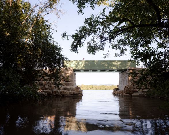 Bois Canal Footbridge