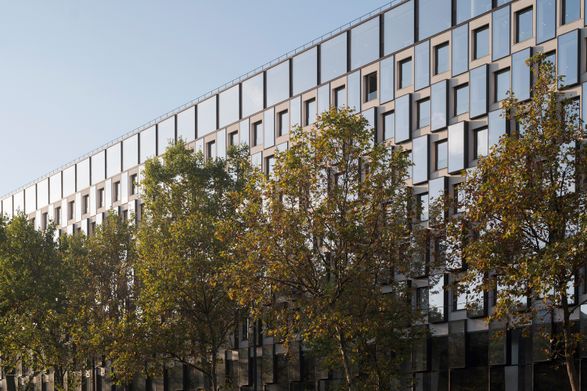 Grande Armée L1ve Office Building